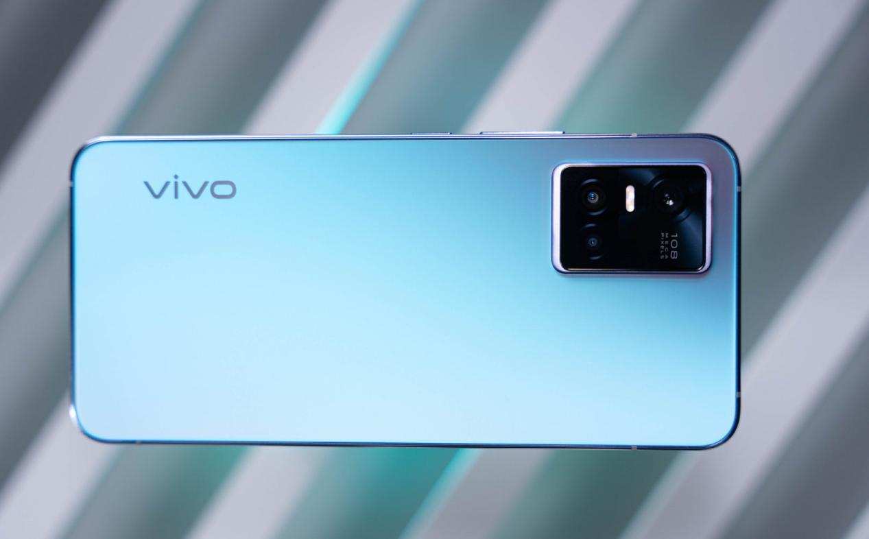 vivo|人类高质量手机用户的选择？vivo S10 Pro的口碑“针不戳”