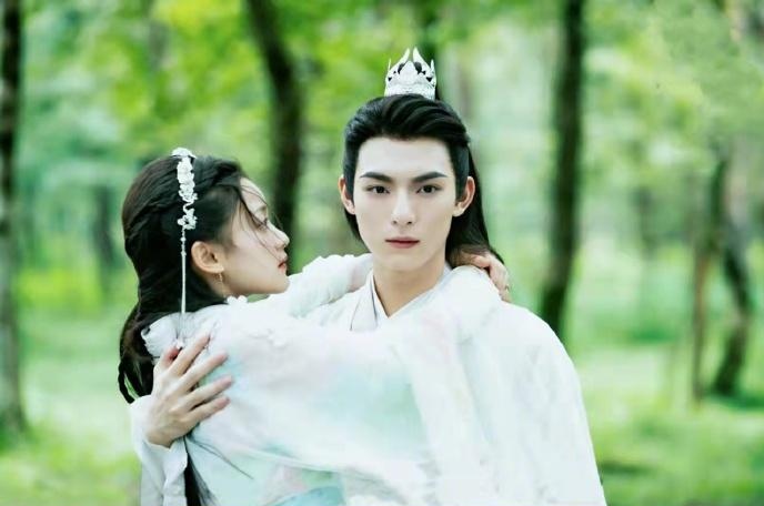 赵本山|《陈情令》薛洋撞脸《遇龙》龙王，上演臭屁男五师兄