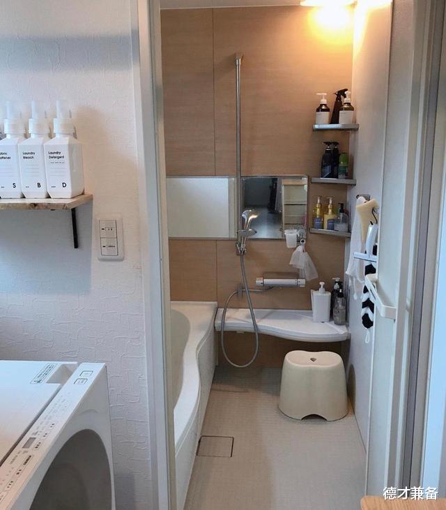 温馨唯美的家居装饰，木质的风情素静优雅，小众的生活环境