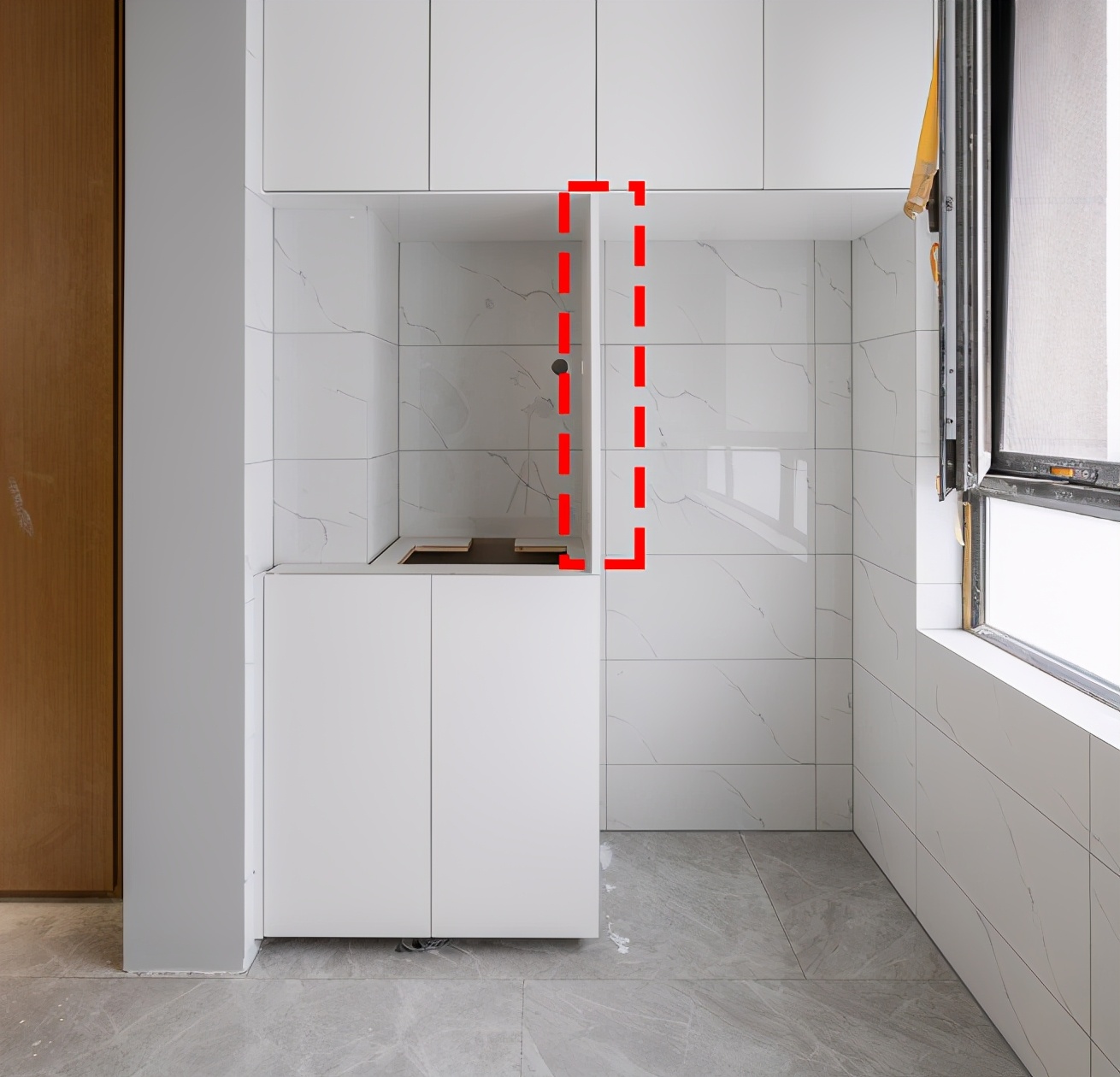 阳台做柜这2cm挡板记得加上，3大实用性一点不容小觑，后悔装早了