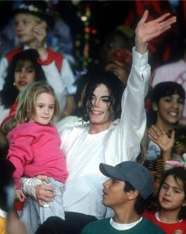 文淇|1987年，杰克逊来中山看望一位八旬老太，并留给她一笔钱，她是谁