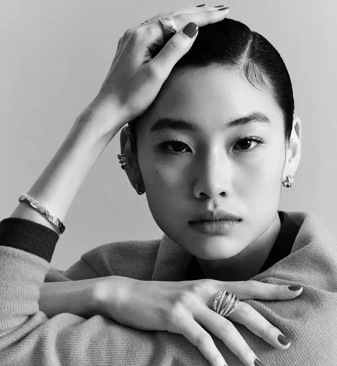 桃花时尚 ?《鱿鱼游戏》女主郑浩妍,电视剧首秀爆火,竟是国际顶级名模