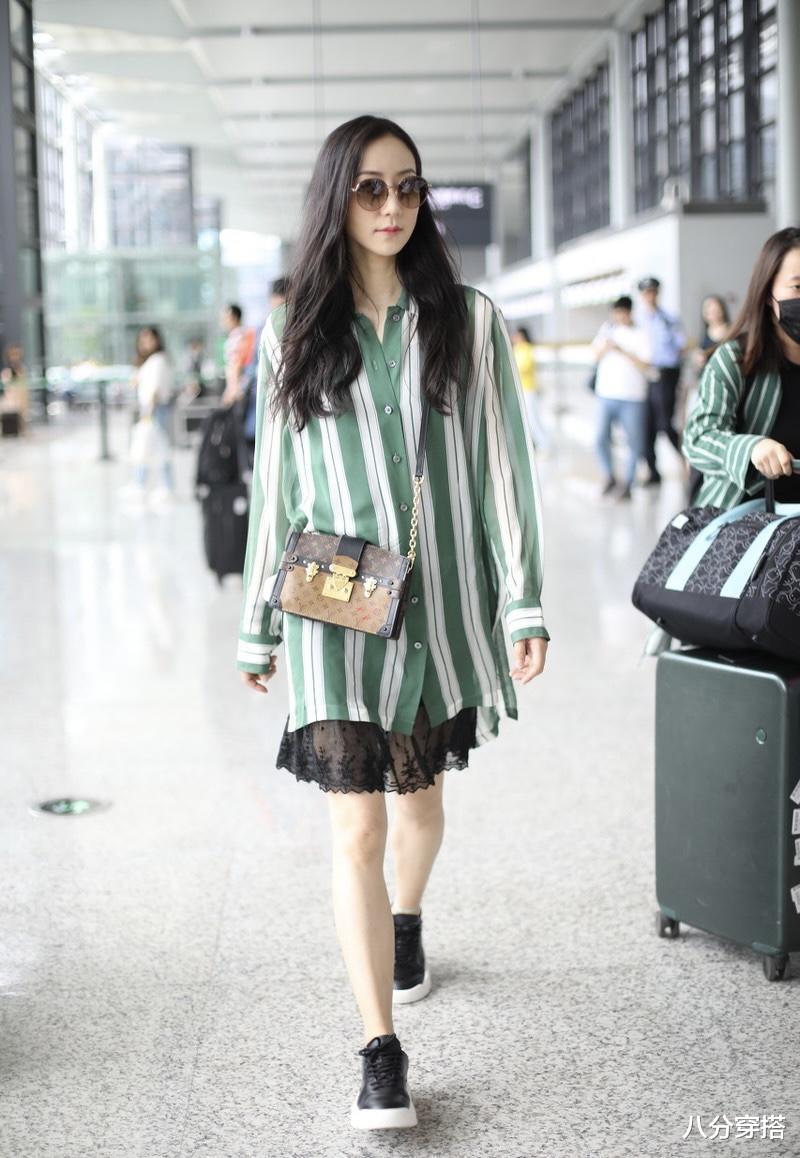 八分穿搭|韩雪又穿火了“条纹衬衫”，配黑色蕾丝半身裙精致时髦，优雅大方