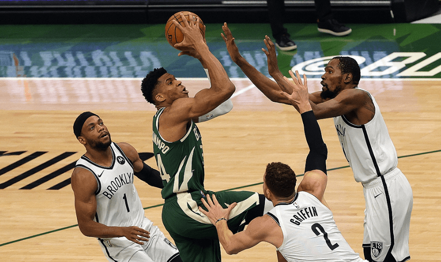 篮网队|三分8中1,2助5失误!字母哥对不起,雄鹿赢球你却露馅了