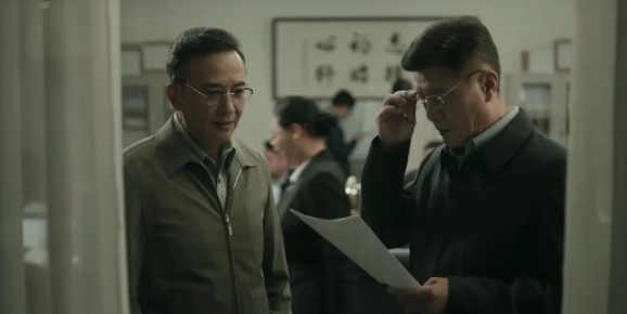 扫黑风暴|《扫黑风暴》内鬼不止贺芸，隐藏最深的是他，骆山河最信任的人