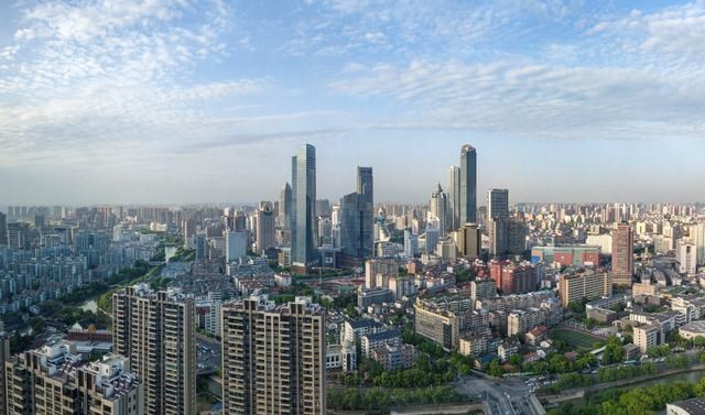 混凝土|100多层高的大楼，承重柱为啥不会被压垮？它能够承受多少压力？
