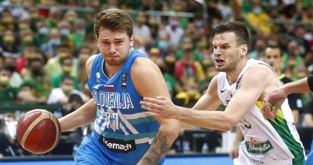 小喵姐|狂轰3双+率队创历史，三大联赛通杀，老詹，你的迷弟正在超越你