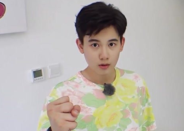 糖果的妈妈|“社恐”和“社牛”的孩子有何不同，看过童年胡先煦，家长就懂了