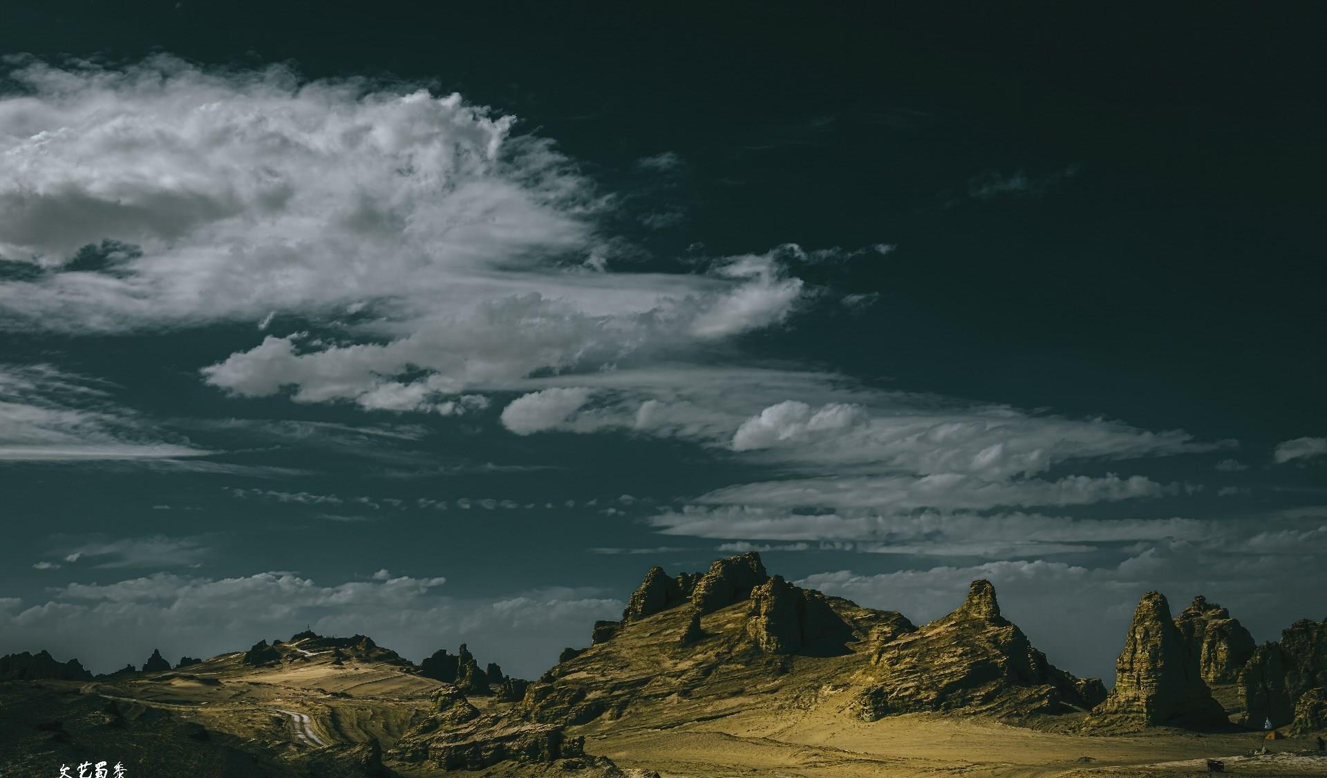 桂林 中国一座被沙漠和无人区包围的城市,最近突然爆红,人们争着去看