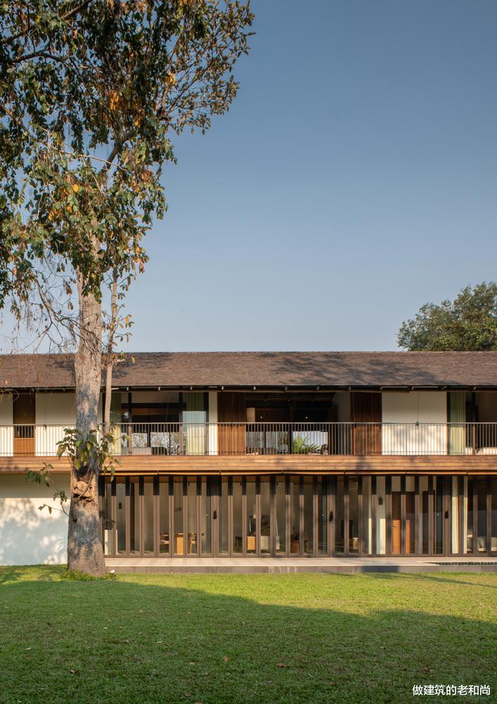 干净简洁的泰国小宅,可持续性的美学设计贯穿其中