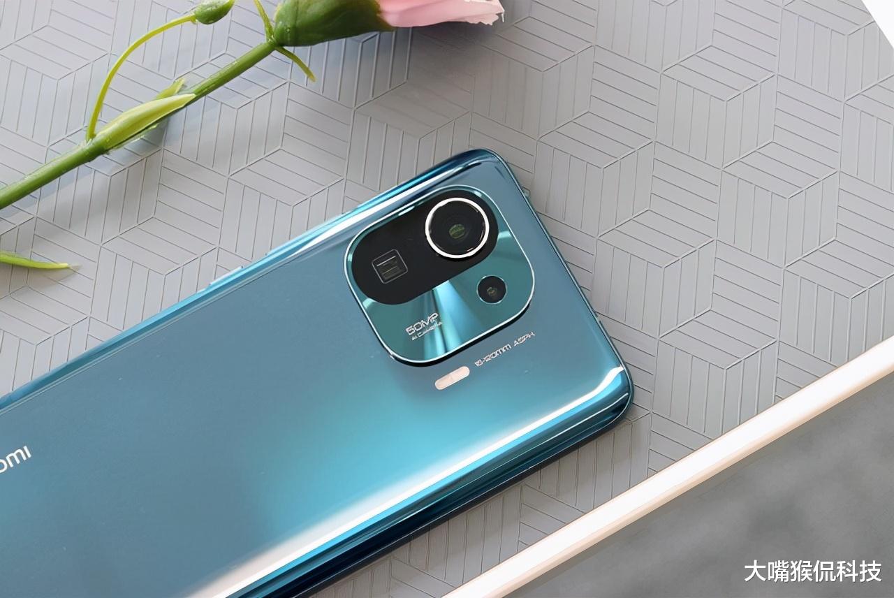 英特尔|小米旗舰价格大跳水，支持IP68防水，真能称为安卓机皇？