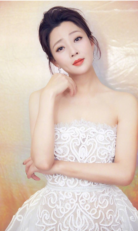 殷桃|出道17年，为何殷桃的嘴一直是破的？本人在采访中亲自说出原因