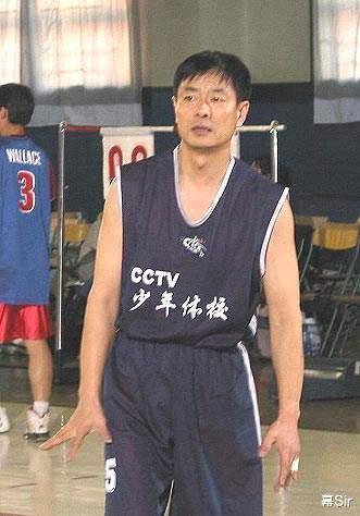 濮存昕|濮存昕：2岁患小儿麻痹，24岁娶营级干部，68岁还在照顾病母