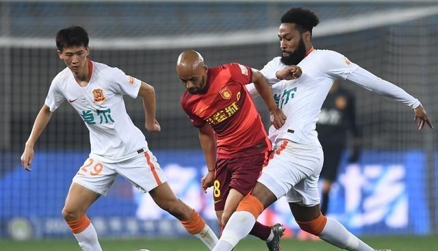 憨爸爸育儿|中超三强三场0-0,集体刹车等待广州,李霄鹏率队拿1分摆脱垫底