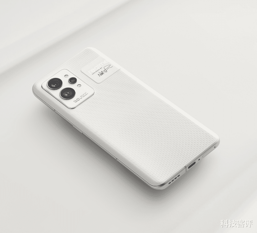 realme|手机圈2022年第一个惊喜，realme正式发布真我GT2系列