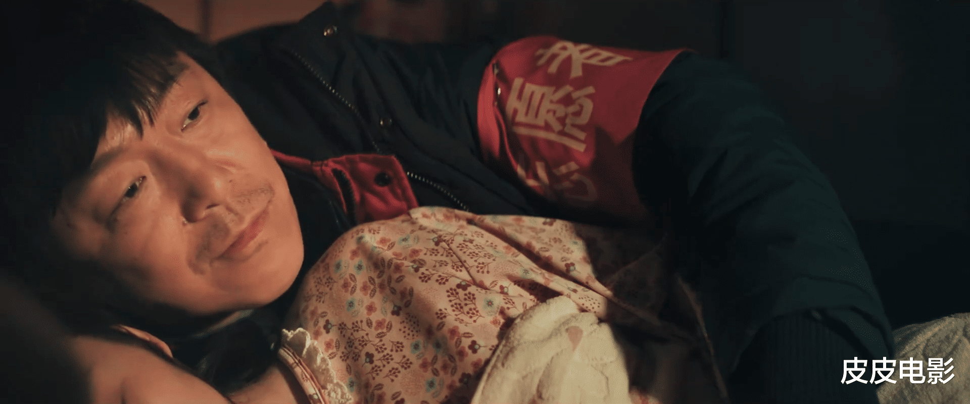 钟汉良|拿下3个第一，没想到年底这部压轴电影，拍出了人世间最美5个拥抱