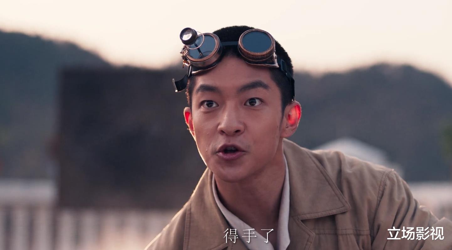 梁冠华|梁冠华《古董局中局3》开播，连看8集不过瘾，国产又出了一部宝藏剧？