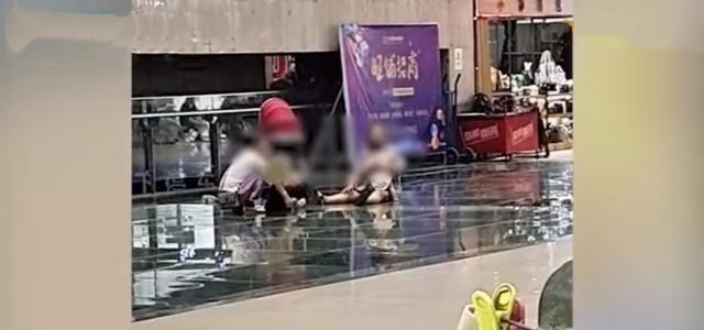 悦姐儿知识|河北保定,女子到商场蹭免费空调姿势辣眼如同搬家,比上班还准时