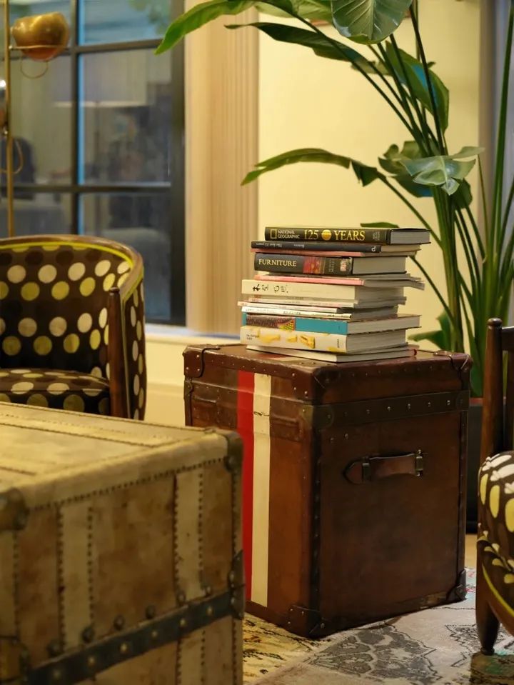 关晓彤|41岁张静初，花5年时间打造单身别墅：家里堆满旧物，却美得不像话！