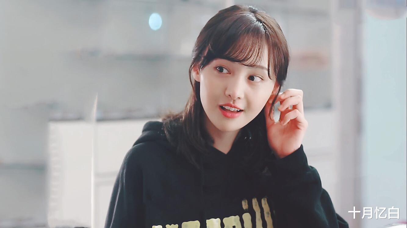 十月忆白 郑爽凉凉之际，唱凉凉的张碧晨不失时机地出现，巧合还是另有隐情