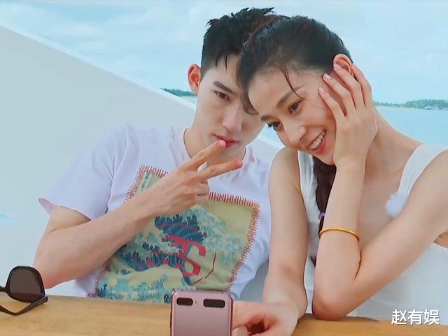 娱乐圈|因一张挺胸照走红网络，却拒绝进娱乐圈的女孩，现在过得怎么样？