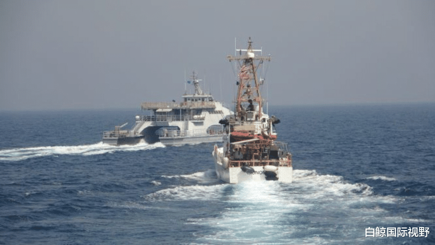 白鲸国际视野 海峡方向,美军打响第一枪!多艘战舰包围美舰,美舰吓得急刹车