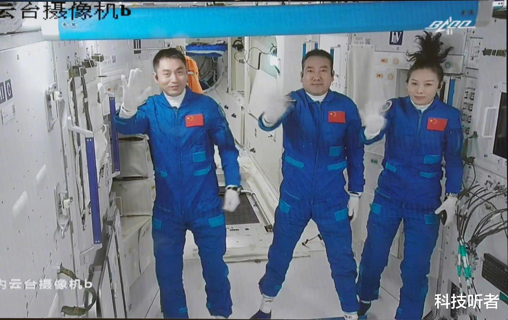 “出差三人组”将在太空渡过180天,他们的吃喝拉撒睡该如何解决?