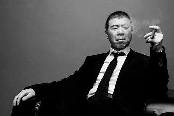 冯小刚|冯小刚亲姐：照顾瘫痪母亲16年，让弟弟帮助找工作被拒