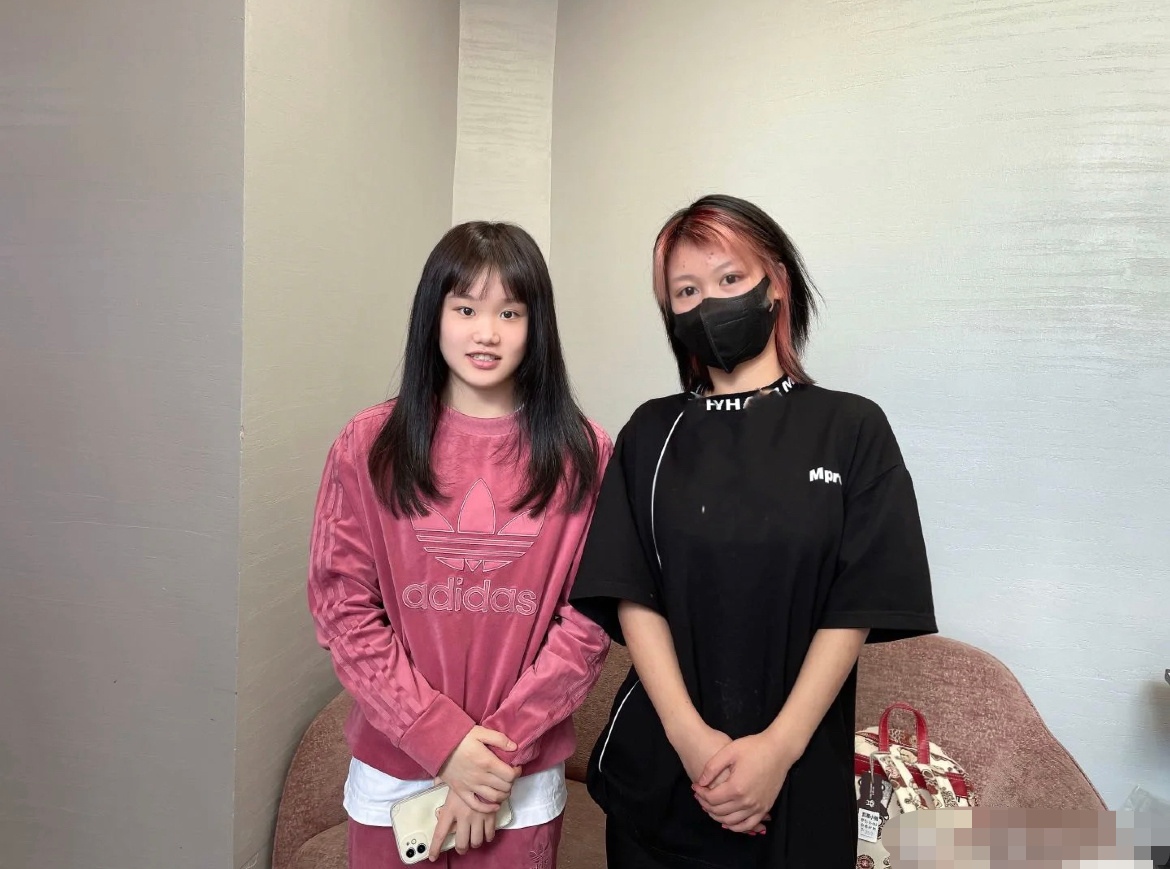 短发 奥运冠军张家齐一改往日造型,接长发文静乖巧像邻家女孩