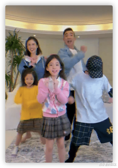 小泡芙|8岁小泡芙变化大到认不出，双眼皮大眼睛太精致，身高喜人似公主