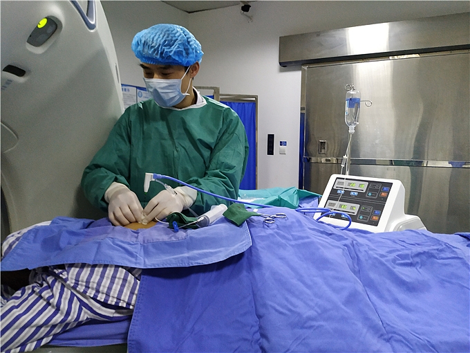 用户_胡洋|肺上发现磨玻璃结节，是做微创手术好，还是微波介入治疗好？