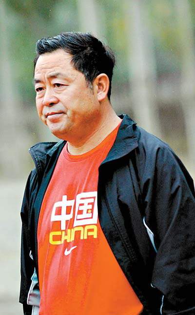 |为国家赢19块金牌，艾冬梅为何却沦落到街头卖菜？教练成罪魁祸首