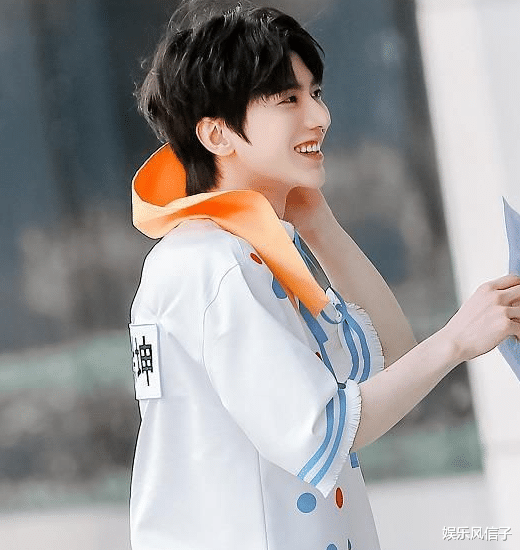 谢霆锋|《黄河篇2》海报发布，杨颖站位有优势，白鹿郑恺最抢镜