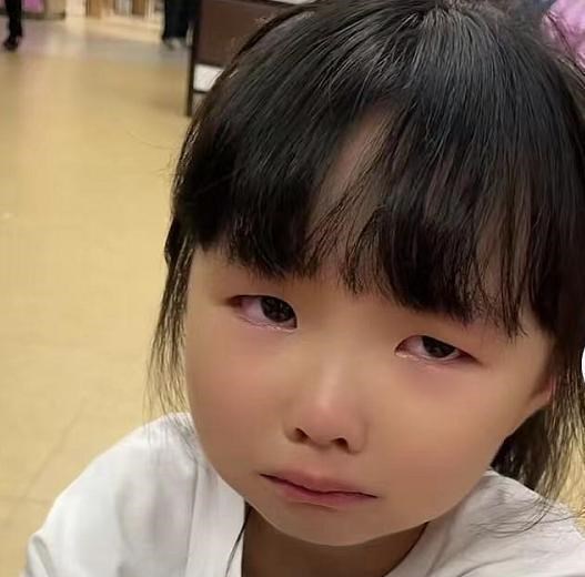 缘来妈咪|田静女儿眼眶通红，表情委屈，网友猜测是想许敏奶奶了