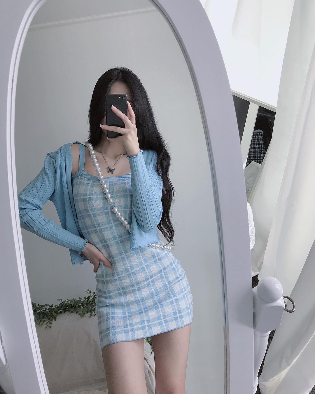 Fashion课代表|吊带裙和针织开衫的搭配超A，换双鞋子就能穿出不同风格，美翻了