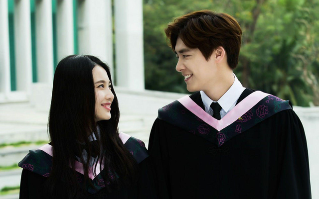 倪妮|她曾是张艺谋力捧的“小花”，前途无量，只因一条内裤毁了前程？