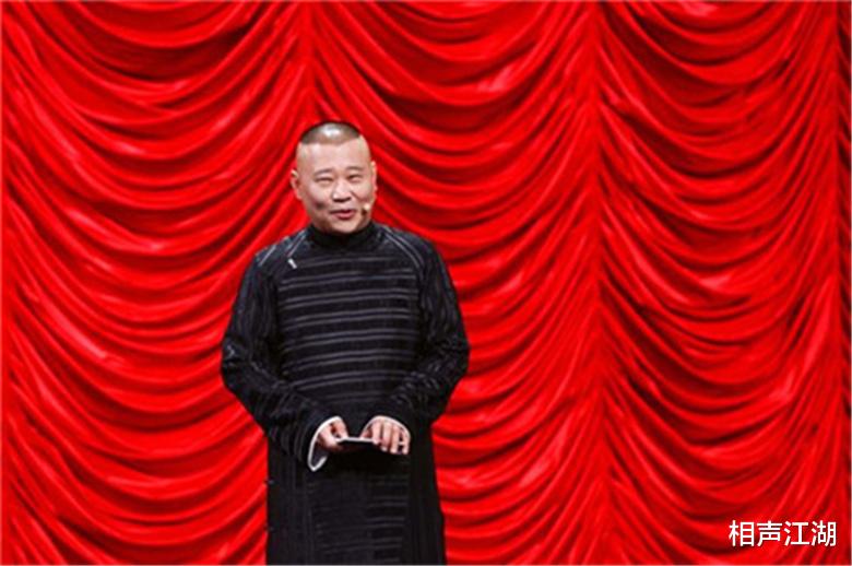 欢乐喜剧人|欢乐喜剧人第八季姗姗来迟，从神仙打架到菜鸟互啄，终于吃散伙饭