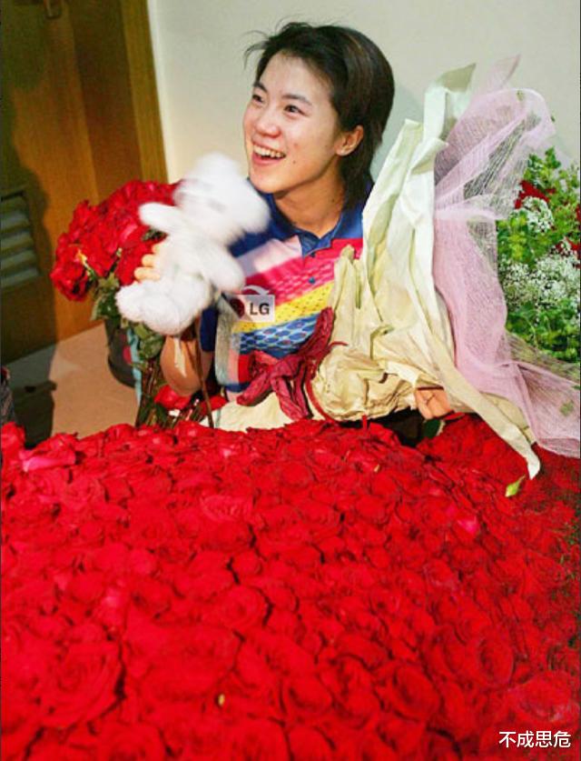 王楠|王楠：癌癥16年丈夫不離不棄，40歲生2胎，風光背后有淚水