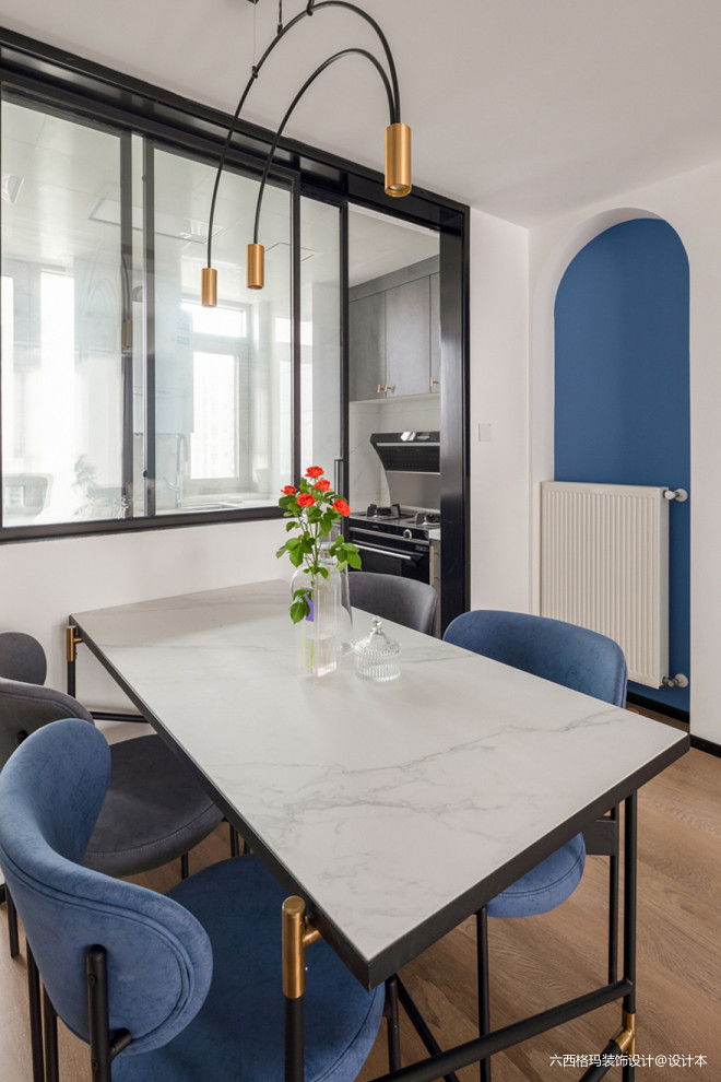 |看她家的配色，像吃了一口甜而不腻的糕点~