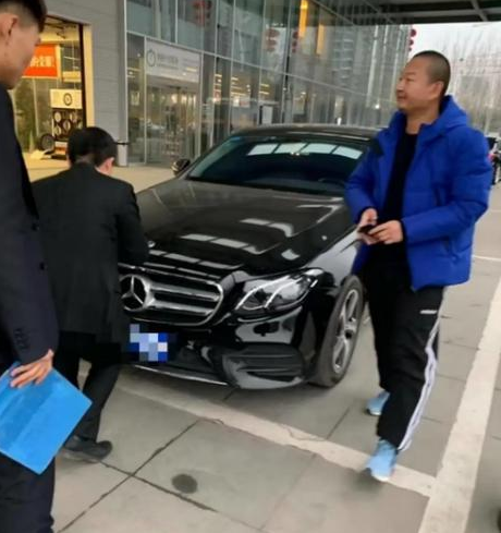 吃娱幺妹儿 一场演出35万，要求五星级酒店和飞机接送，网友：谁给的勇气？