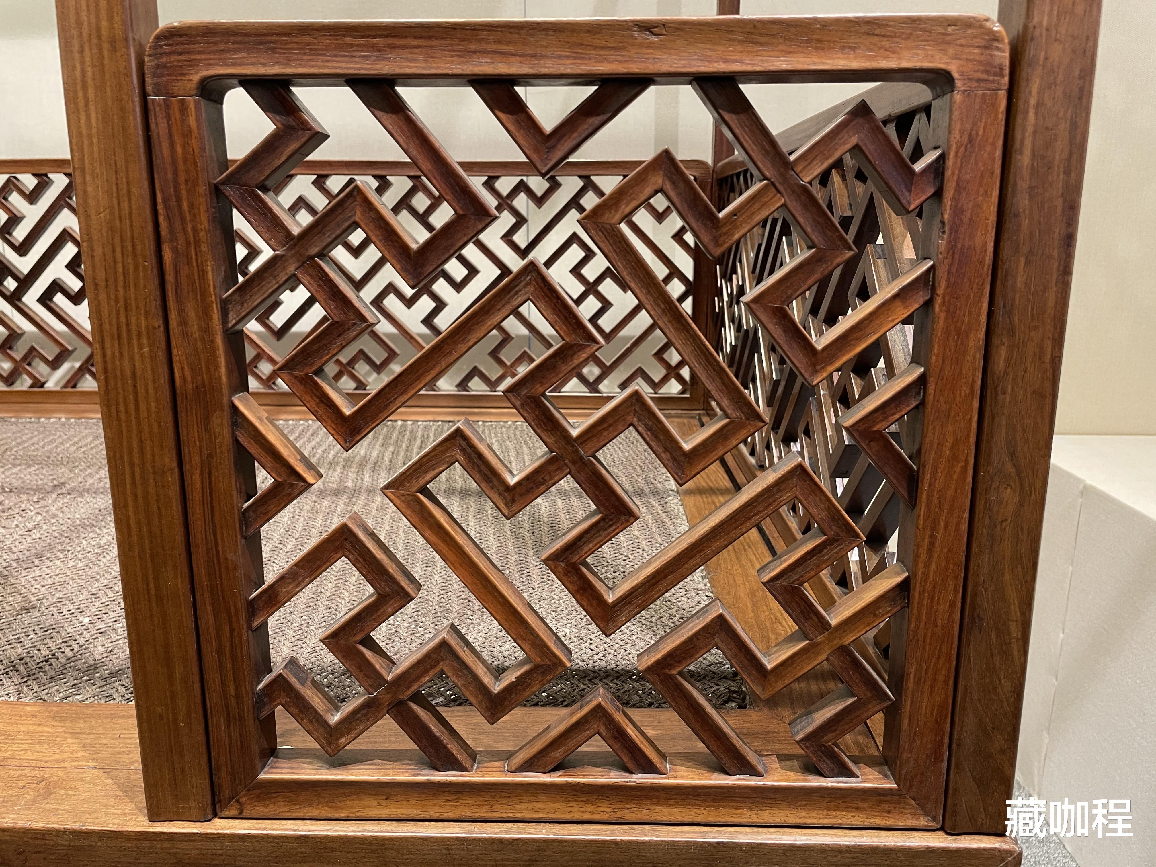 |满眼都是麦穗纹,四面平架子床是开门黄花梨