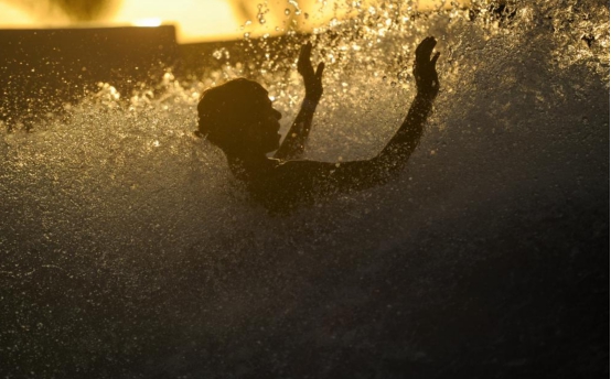  人间“蒸笼”现身？科威特迎来72摄氏度高温，刷新高温纪录