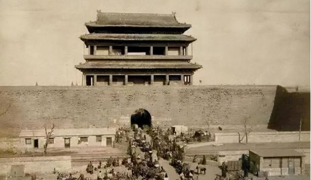 炄锌说 清初一共分封四个藩王,为何后来只有三藩之乱,另外一个藩王呢?