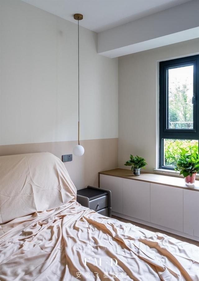 老年小妙招|谁说普通窗户不如飘窗？围上一字型高低台，收纳、学习、置物都有