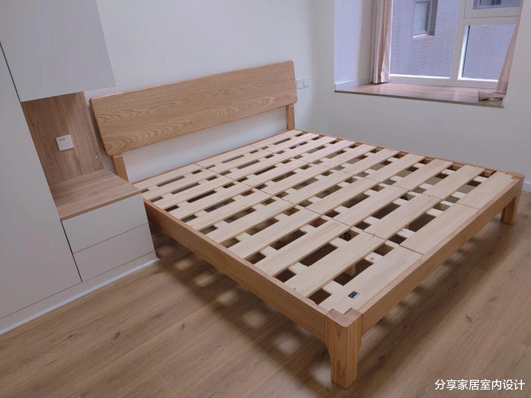 分享家居室内设计|极简原木风装修，不做吊顶和电视墙，全屋铺木地板，温馨又舒适！