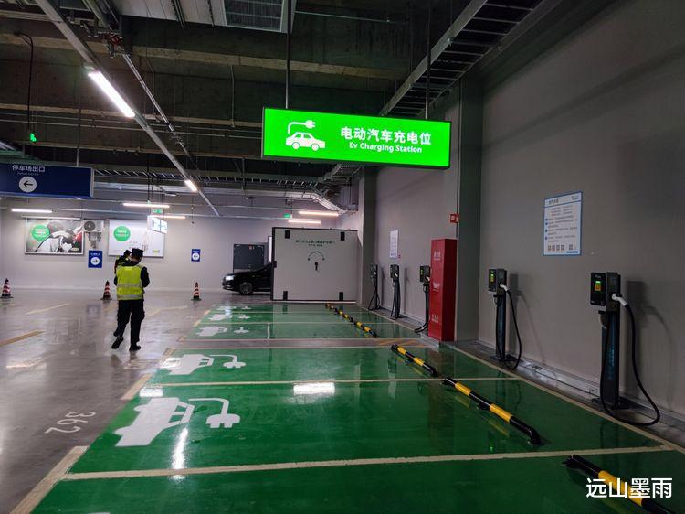 凑热闹、赶新鲜，去新开业的宜家家居昆明店逛逛，获得一种新体验