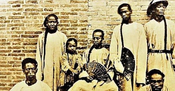 三姐妹 清代一桩“奇案”，祠堂连发命案，19男身死，县令洒泪问斩三姐妹