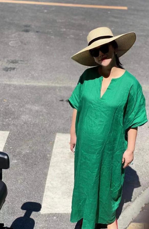 朱珠|顶级名媛朱珠宣布当妈！首晒女儿正面照颜值真高，浅笑梨涡太抢镜