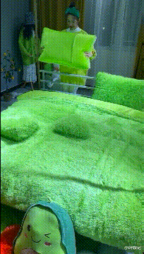 小叶娱记 “我该不该告诉我女友,她脚上全是灰呢?”表面功夫真足!