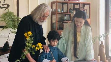 李玉刚|张纪中直播卖货，娇妻杜星霖帮忙吆喝，网友却质疑：为什么要嫁老头？